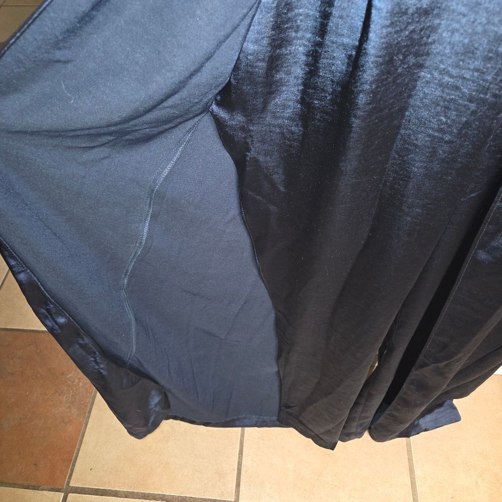 Skies Are Blue Nwt Women's Cowl Neck Navy Blur Satin Jumpsuit Size MEDIUM - Picture 5 of 14